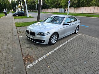 2013 BMW 5 серии 520i VI (F10/F11/F07) Рестайлинг, серебристый, 1570000 рублей, вид 1
