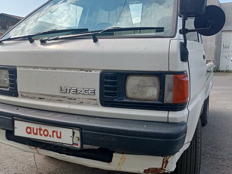 1990 Toyota LiteAce, белый, 375000 рублей, вид 3