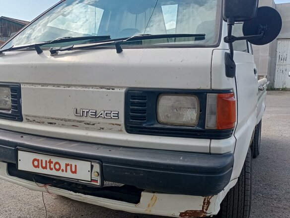 1990 Toyota LiteAce, белый, 375000 рублей - вид 2