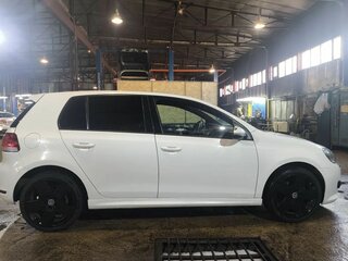 2012 Volkswagen Golf VI, белый, 800000 рублей, вид 3
