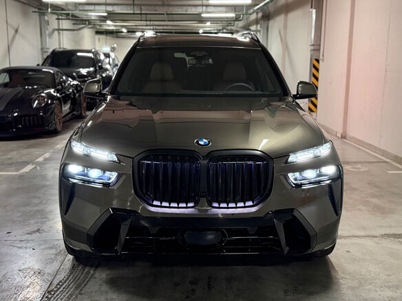 2026 BMW X7 40d I (G07) Рестайлинг, коричневый, 17990000 рублей - вид 1