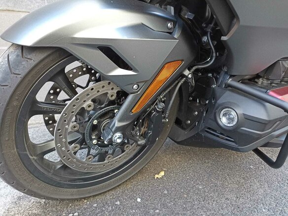 2024 Honda GL 1800 Gold Wing, серебристый, 2399000 рублей - вид 6