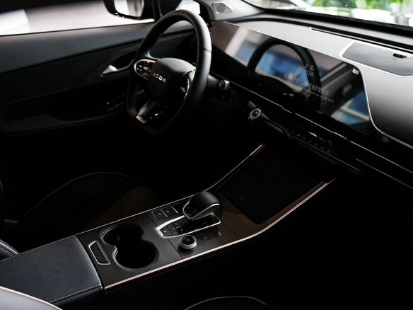2024 Omoda C5 I Рестайлинг, чёрный, 3089900 рублей - вид 4