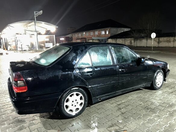 1996 Mercedes-Benz C-Класс 180 I (W202), чёрный, 370000 рублей - вид 6