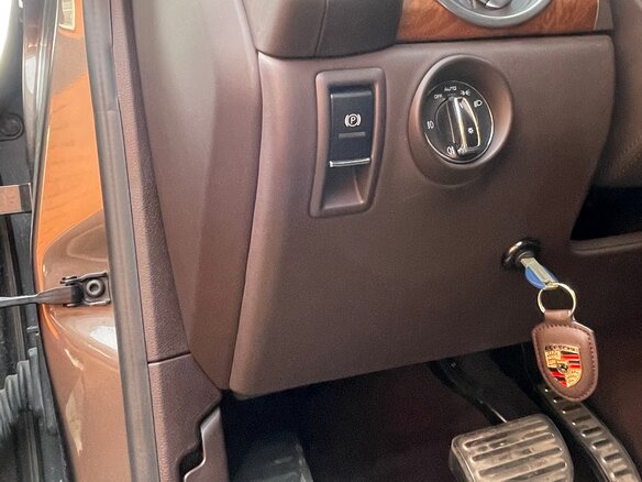 2016 Porsche Cayenne S II Рестайлинг (958), коричневый, 6200000 рублей - вид 27