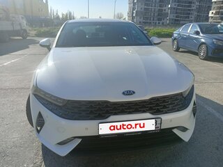 2021 Kia K5 III, белый, 2400000 рублей, вид 2