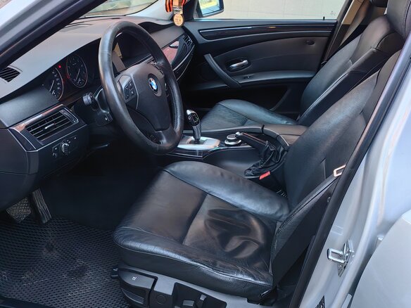 2008 BMW 5 серии 525i V (E60/E61) Рестайлинг, серебристый, 1300000 рублей - вид 7
