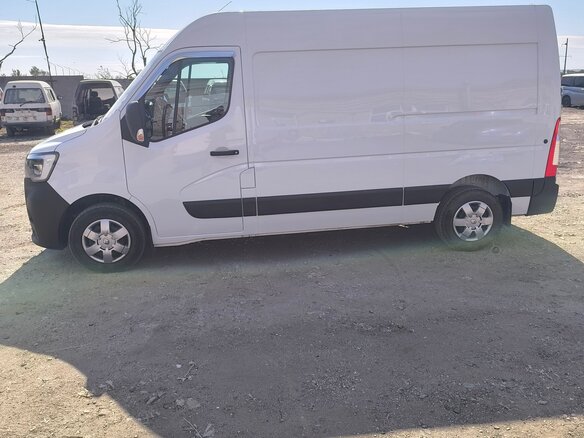 2022 Renault Master, белый, 4150000 рублей - вид 2