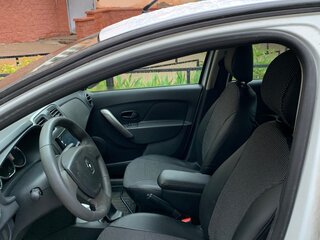 2017 Renault Logan II, белый, 750000 рублей, вид 4