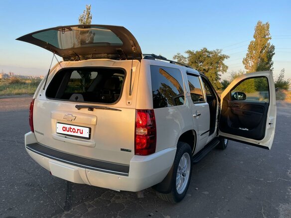 2012 Chevrolet Tahoe 6AT III, белый, 2700000 рублей - вид 5