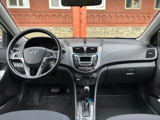 2015 Hyundai Solaris I Рестайлинг, белый, 1200000 рублей, вид 2