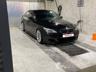 2003 BMW 5 серии 530i V (E60/E61), чёрный, 1350000 рублей, вид 4