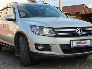 2013 Volkswagen Tiguan I Рестайлинг, серебристый, 1115000 рублей, вид 3