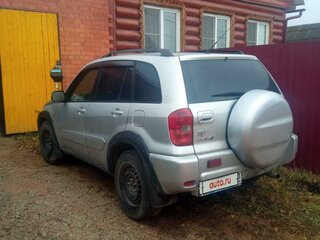 2003 Toyota RAV4 II (XA20), серебристый, 700000 рублей, вид 3