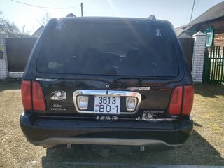 2001 Lincoln Navigator I, чёрный, 586641 рублей, вид 4