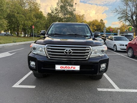 2014 Toyota Land Cruiser 200 Series Рестайлинг 1, чёрный, 5250000 рублей, вид 3