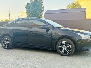 2013 Chevrolet Cruze I Рестайлинг, чёрный, 498000 рублей, вид 3