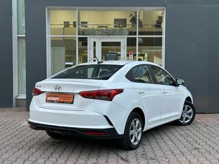 2021 Hyundai Solaris II Рестайлинг, белый, 1429000 рублей, вид 2