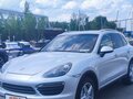 2010 Porsche Cayenne S II (958), серебристый - вид 2