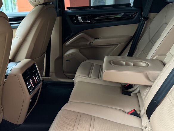 2020 Porsche Cayenne III, чёрный, 7500000 рублей - вид 18