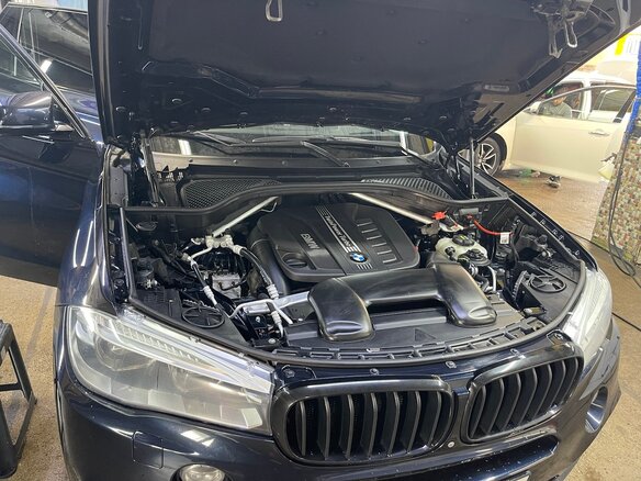 2017 BMW X5 40d III (F15), чёрный, 5500000 рублей - вид 4