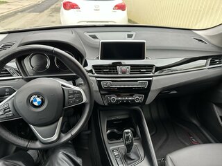 2020 BMW X1 18i sDrive II (F48) Рестайлинг, чёрный, 4250000 рублей, вид 3