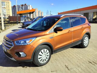 2016 Ford Kuga II Рестайлинг, коричневый, 1650000 рублей, вид 1