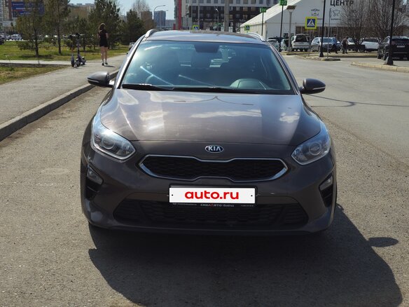 2019 Kia Ceed III, коричневый, 1800000 рублей - вид 1