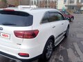 2018 Kia Sorento III Prime Рестайлинг, белый, 2890000 рублей - вид 2