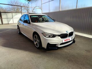 2017 BMW 3 серии 320i VI (F3x) Рестайлинг, белый, 3150000 рублей, вид 3