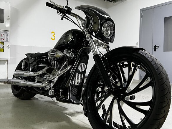2014 Harley-Davidson Breakout, чёрный, 3500000 рублей - вид 2