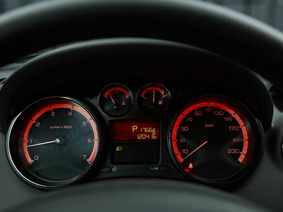 2012 Peugeot 308 I Рестайлинг, чёрный, 747000 рублей - вид 13