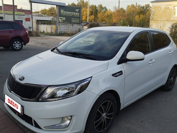 2012 Kia Rio 4-speed III, белый, 700000 рублей