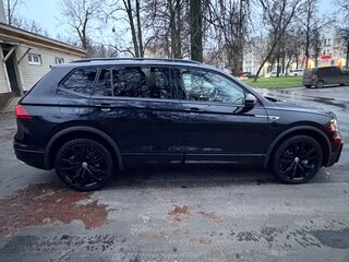 2020 Volkswagen Tiguan Allspace II, чёрный, 3650000 рублей, вид 2