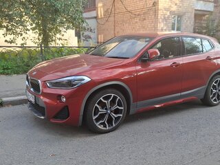 2019 BMW X2 sDrive18i I (F39), красный, 2380000 рублей, вид 2