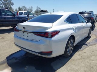 2021 Lexus ES 250 VII Рестайлинг, белый, 6000000 рублей, вид 4