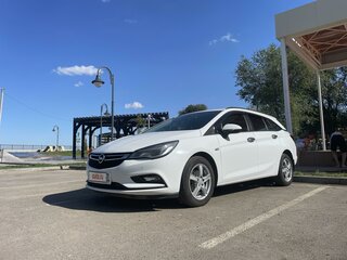 2017 Opel Astra ecoFLEX K, белый, 1100000 рублей, вид 4