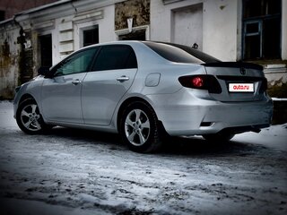 2011 Toyota Corolla X (E140, E150) Рестайлинг, серебристый, 950000 рублей, вид 3