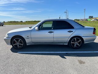 1999 Mercedes-Benz C-Класс 240 I (W202) Рестайлинг, серебристый, 350000 рублей, вид 4