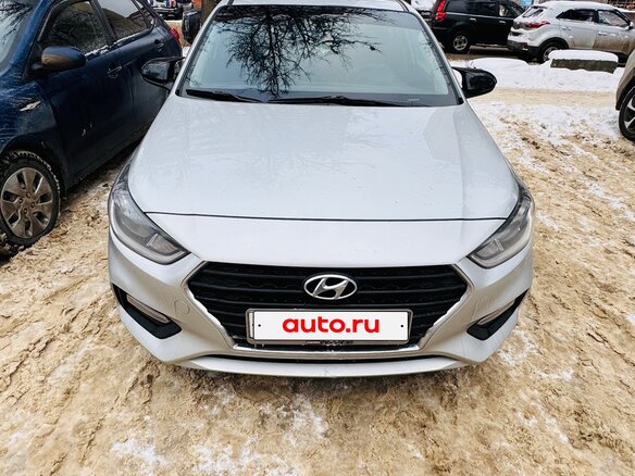 2017 Hyundai Solaris II, серебристый, 965000 рублей - вид 4