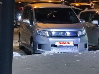 2013 Honda Freed Spike I Рестайлинг, серебристый, 999000 рублей, вид 2