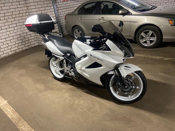 2010 Honda VFR 800, белый, 570000 рублей - вид 5