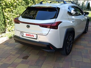 2019 Lexus UX 250h I, белый, 3360000 рублей, вид 4