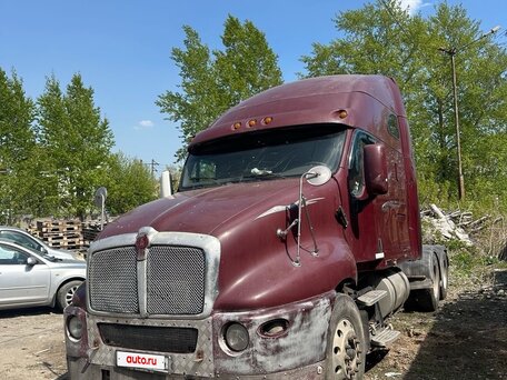 2004 Kenworth T2000, красный, 1500000 рублей, вид 1