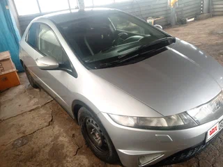 2008 Honda Civic VIII, серебристый, 580000 рублей, вид 1