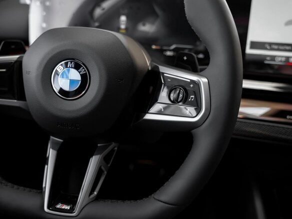 2025 BMW 5 серии 520d VIII (G60/G61/G68), серебристый, 9791700 рублей - вид 10