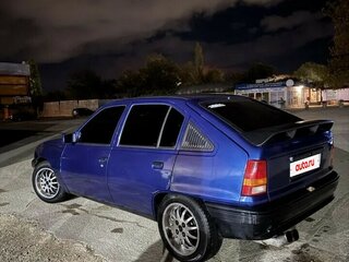 1991 Opel Kadett 4-speed E Рестайлинг, синий, 110000 рублей, вид 5