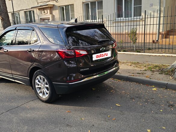 2020 Chevrolet Equinox III, коричневый, 2550000 рублей - вид 5