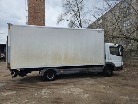 2010 Mercedes-Benz Atego, белый, 3250000 рублей, вид 2