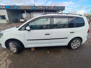 2014 Volkswagen Touran I Рестайлинг 2, белый, 750000 рублей, вид 4